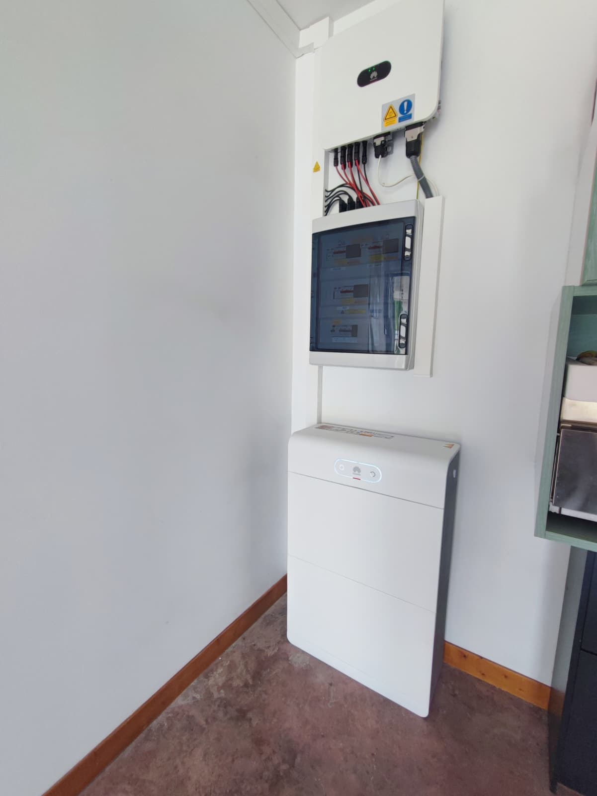 Batterie de stockage ajoutée par Lynergie sur une installation solaire existante