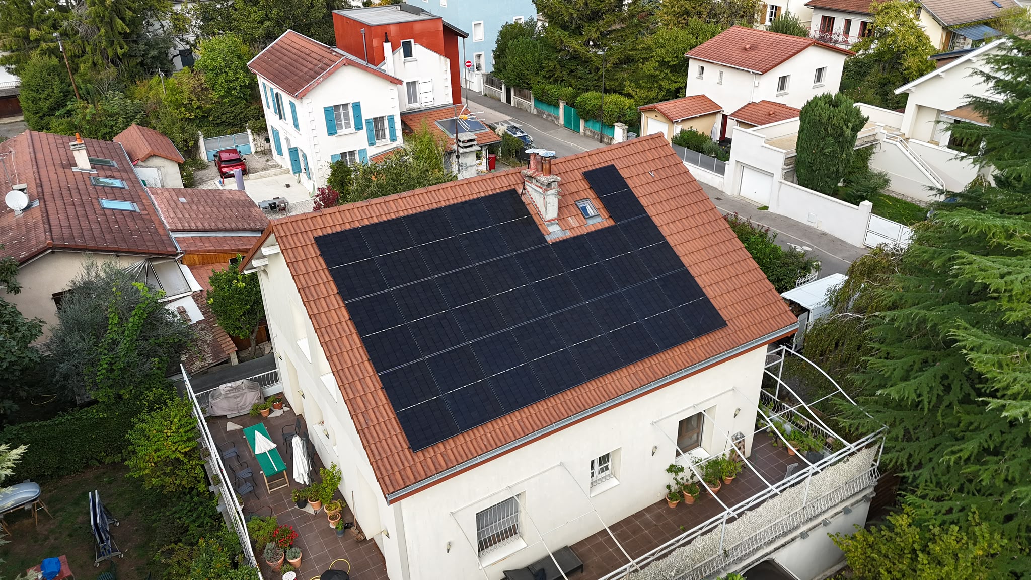 Installation photovoltaïque de 11 kW en triphasé à Grenoble